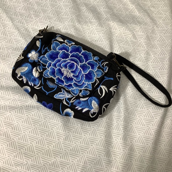 Embroidered Flower Wristlet Bag - Picture 4 of 10